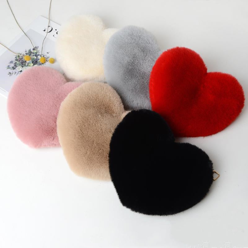 Love Plush Chain Shoulder Bag – Chic Valentine’s Day Accessory for Women
